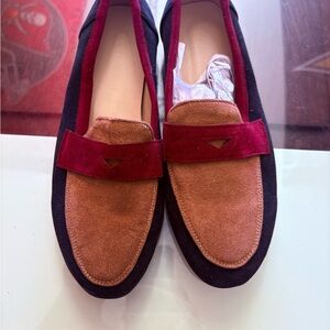 Colorblock Suede Loafers Flats Black Tan Red Size 39 (US 8) NWOT